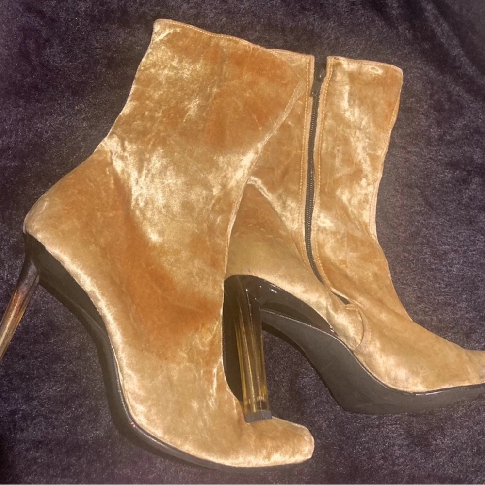 Chic Velvet Heeled Boots in Tan